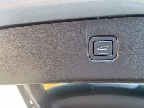 Used 2024 Chevrolet Blazer LT w/ Convenience Package FWD image 9
