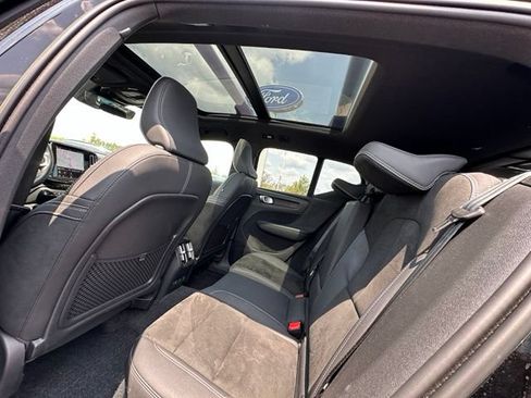 Used 2023 Volvo XC40 Recharge Ultimate w/ Protection Package Premier AWD/4WD image 17