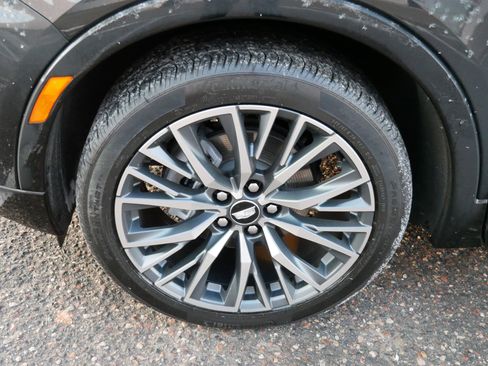 Used 2024 Cadillac XT4 Sport image 9