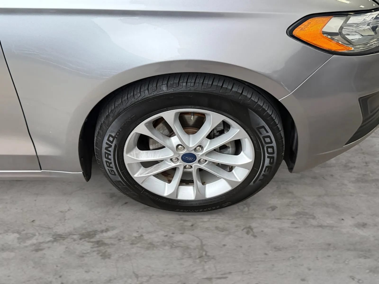 Used 2020 Ford Fusion SE FWD image 46
