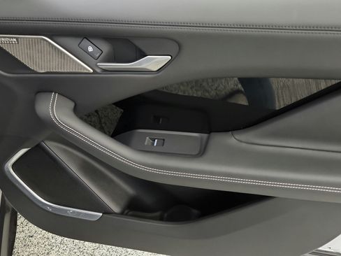 Used 2023 Jaguar I-PACE HSE AWD/4WD image 32