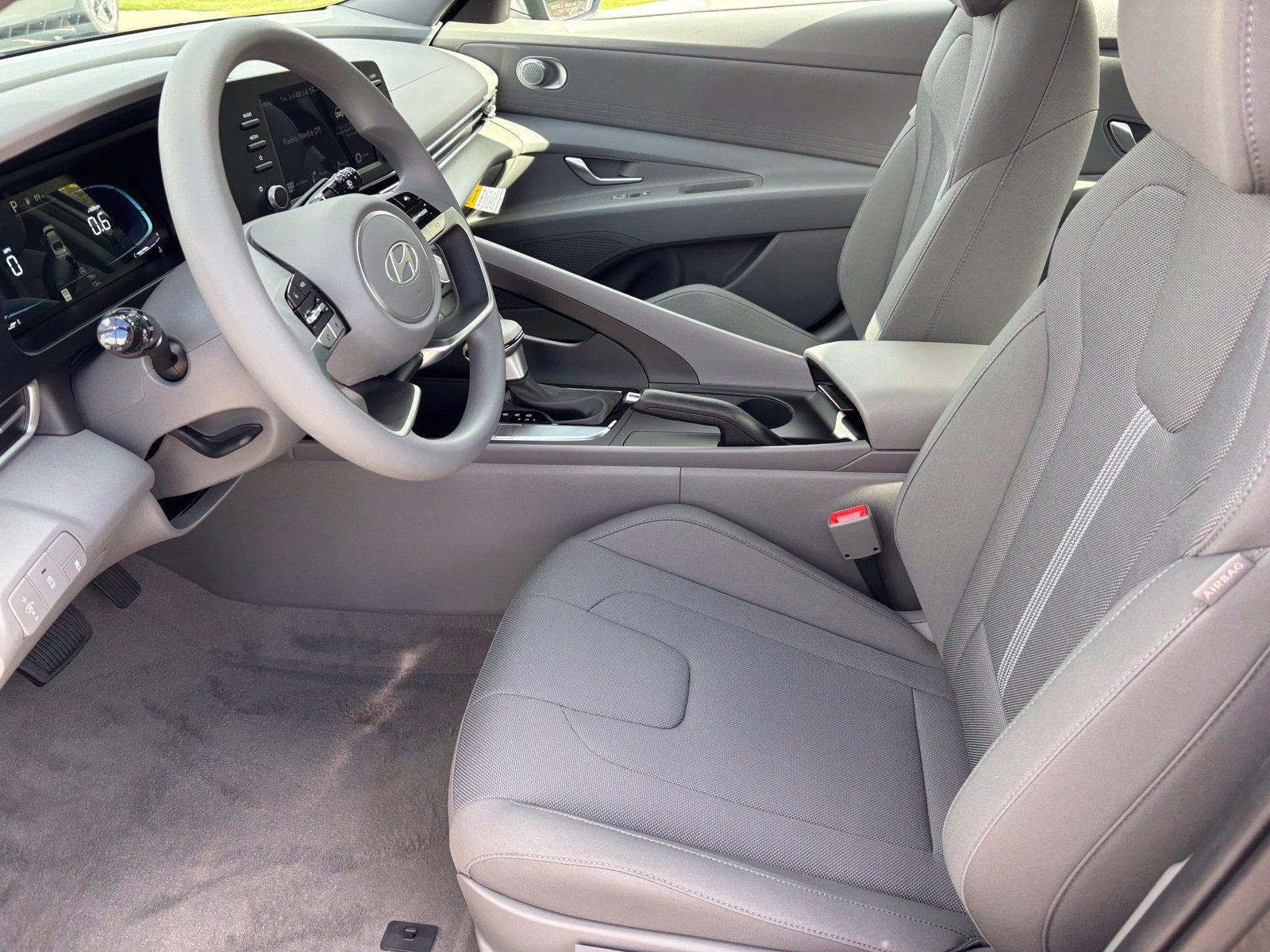 New 2026 Hyundai Elantra SE FWD image 12