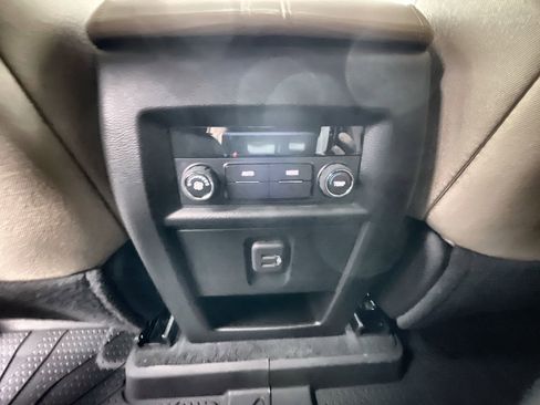 Used 2024 Chevrolet Traverse LT image 21