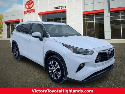 Used 2023 Toyota Highlander XLE