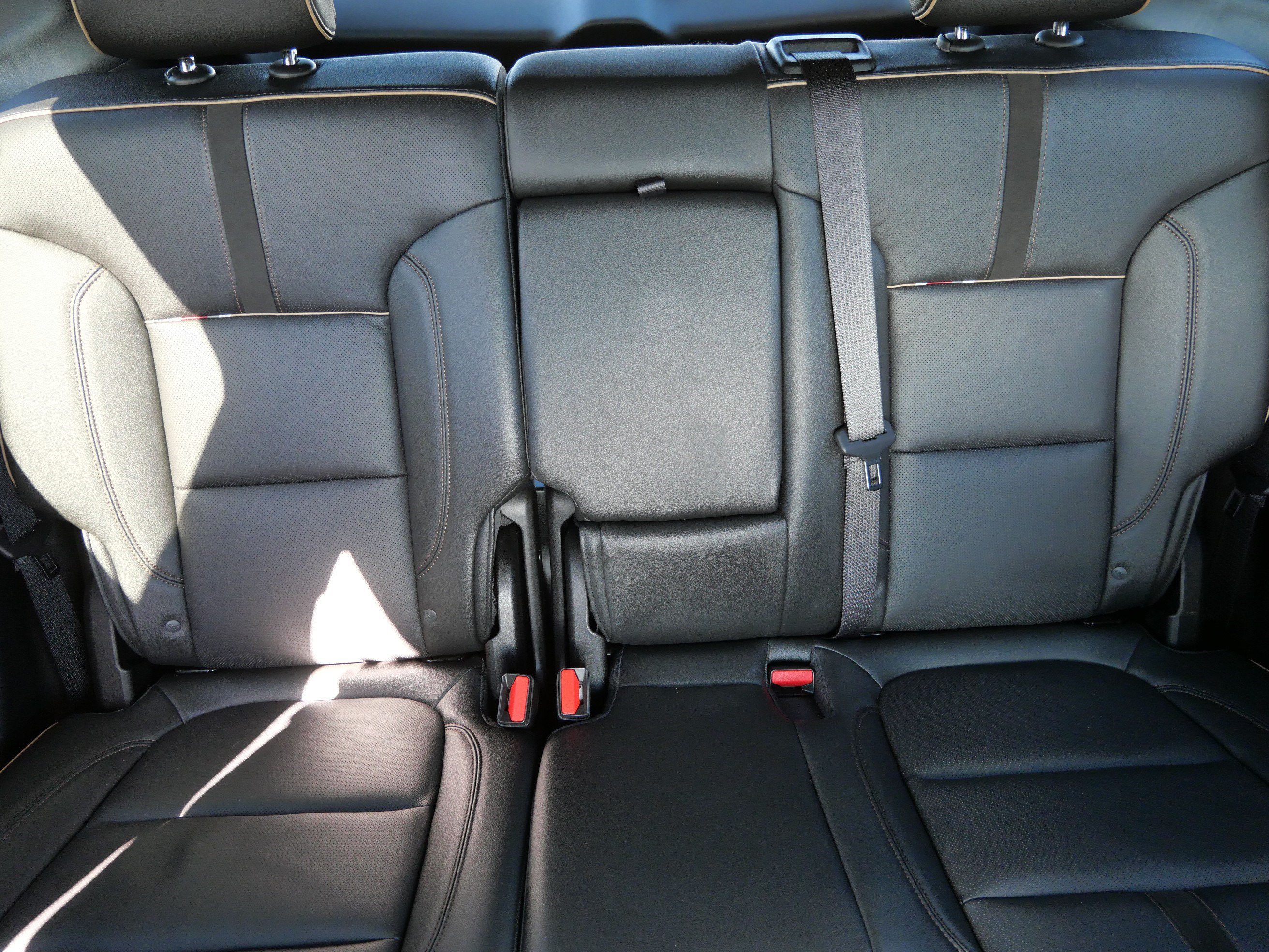 Used 2019 Chevrolet Blazer Premier w/ Sun and Wheels Package AWD/4WD image 13