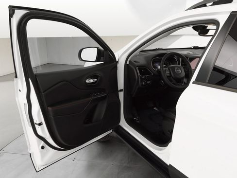 Certified 2021 Jeep Cherokee Trailhawk image 16