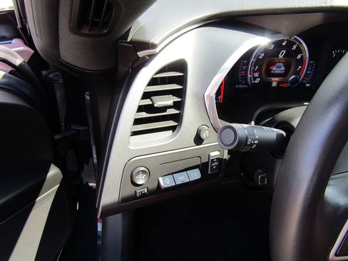 Used 2014 Chevrolet Corvette Stingray Convertible w/ 2LT Preferred Equipment Group RWD image 15