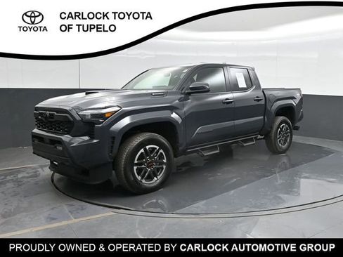 Used 2025 Toyota Tacoma TRD Sport AWD/4WD image 49