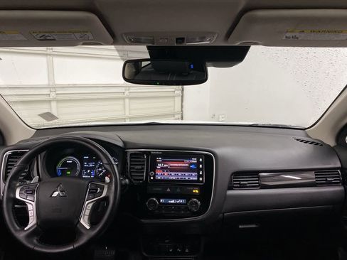 Used 2018 Mitsubishi Outlander GT image 12