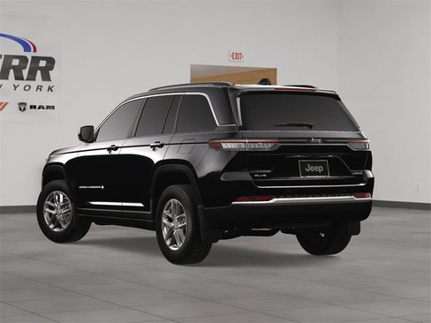 New 2025 Jeep Grand Cherokee Laredo X image 4