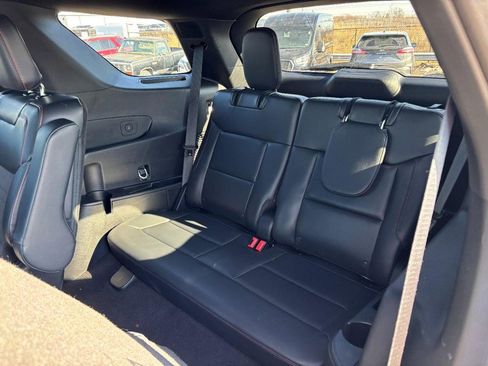 Used 2025 Ford Explorer ST-Line image 12