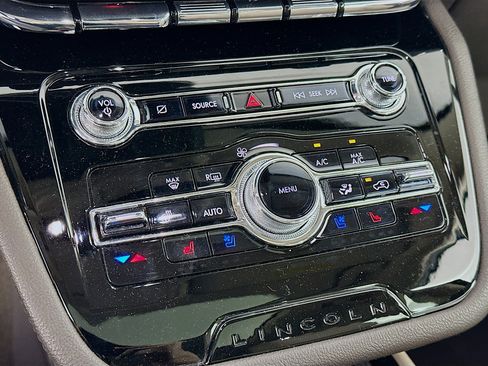 Used 2022 Lincoln Corsair Reserve w/ Equipment Group 201A image 24