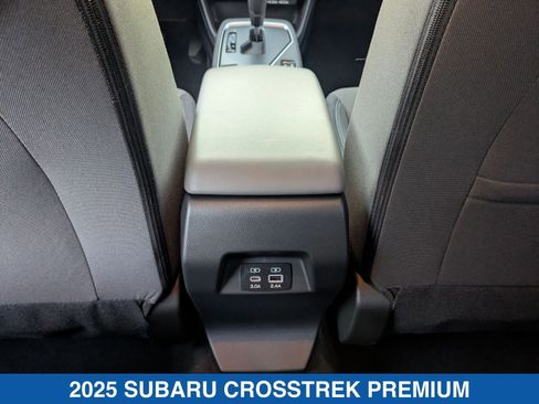 Certified 2025 Subaru Crosstrek 2.0i Premium image 33