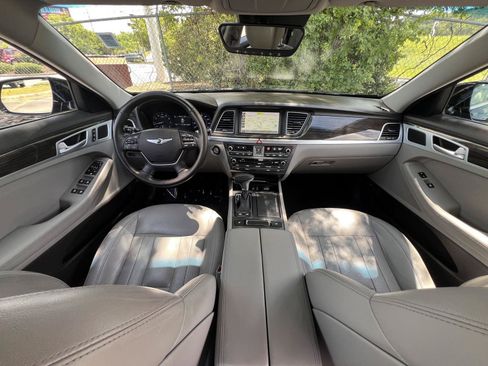 Used 2018 Genesis G80 3.8 RWD image 17