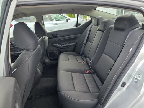 Used 2024 Nissan Altima 2.5 SV image 11