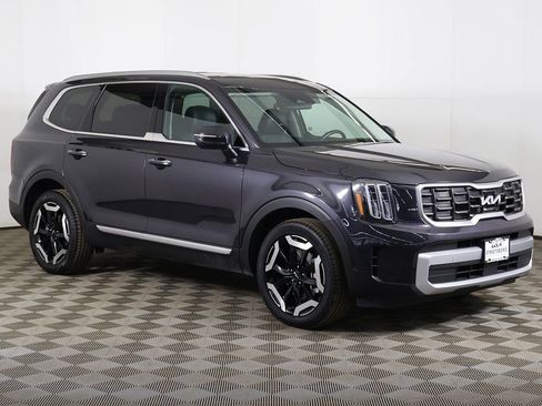 Used 2025 Kia Telluride S AWD/4WD image 2