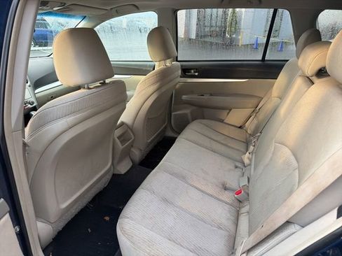 Used 2010 Subaru Outback 2.5i Premium image 5