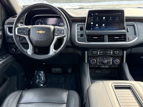 Used 2022 Chevrolet Suburban LT w/ LT Signature Plus Package image 8