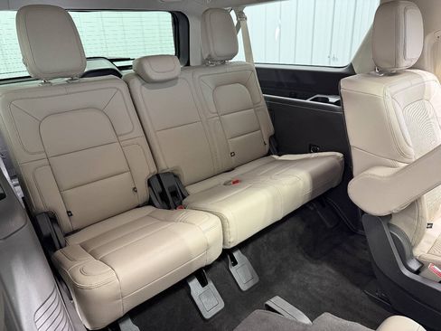 Used 2022 Lincoln Navigator L Reserve AWD/4WD image 34