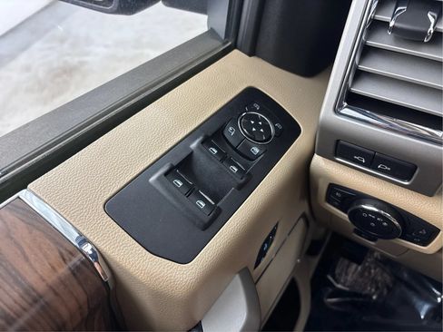 Used 2015 Ford F150 Lariat AWD/4WD image 39
