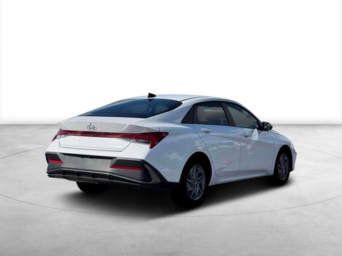 New 2026 Hyundai Elantra Blue image 7
