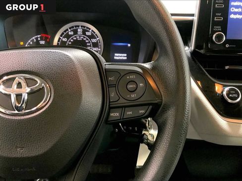 Used 2021 Toyota Corolla LE image 24