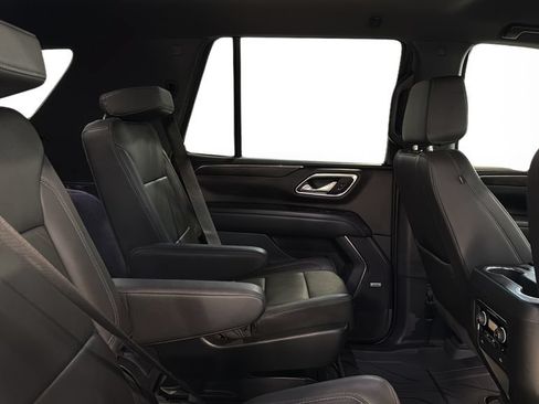 Used 2024 Chevrolet Tahoe LT w/ Luxury Package AWD/4WD image 17