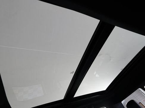 Used 2023 Ford F450 Platinum w/ FX4 Off-Road Package image 28