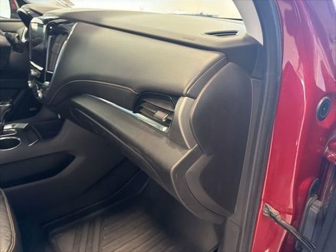 Used 2020 Chevrolet Traverse LT w/ LT Premium Package image 40