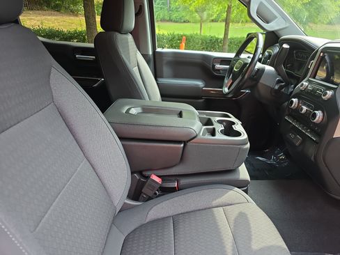 Used 2020 GMC Sierra 1500 SLE w/ SLE Value Package AWD/4WD image 10