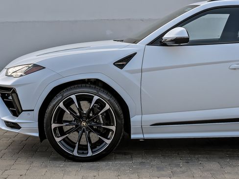 Used 2024 Lamborghini Urus S AWD/4WD image 12