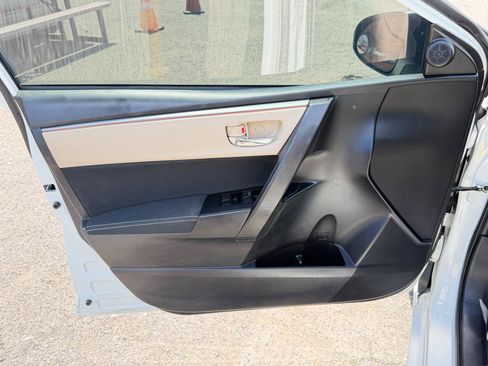 Used 2015 Toyota Corolla LE FWD image 16