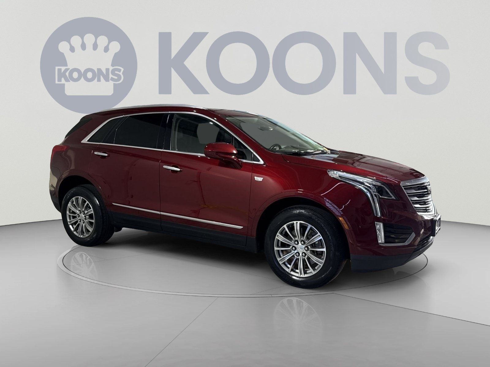 Used 2018 Cadillac XT5 Luxury w/ Driver Awareness Package AWD/4WD image 2