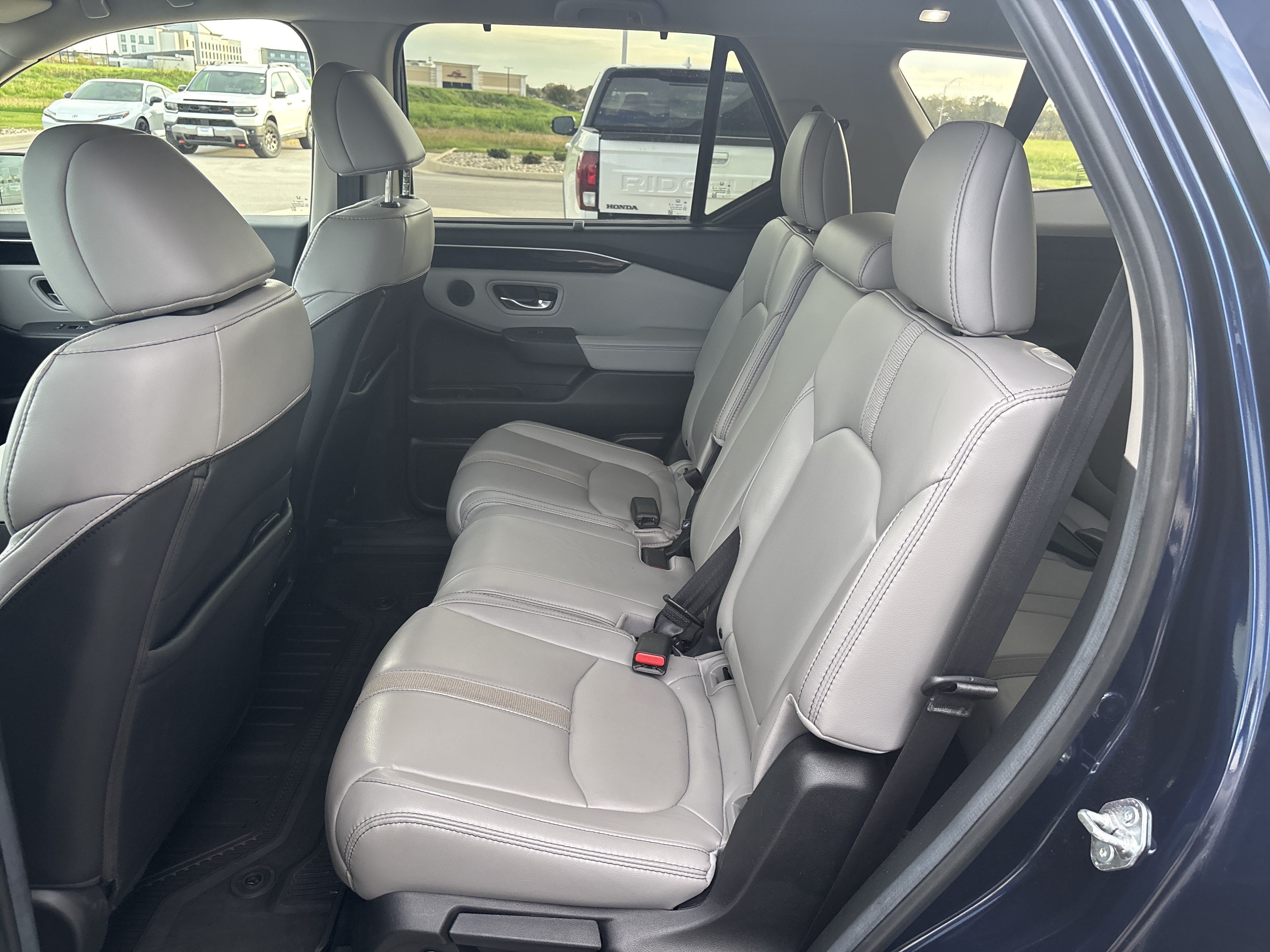 Used 2025 Honda Pilot EX-L image 26