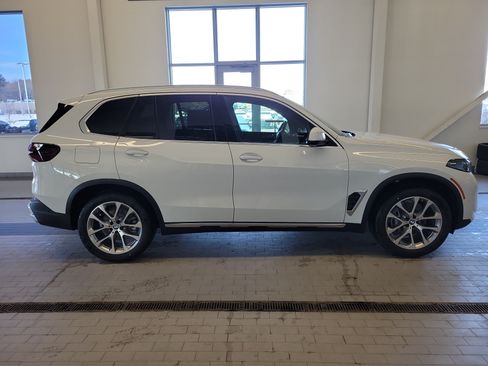 Used 2026 BMW X5 xDrive40i AWD/4WD image 4