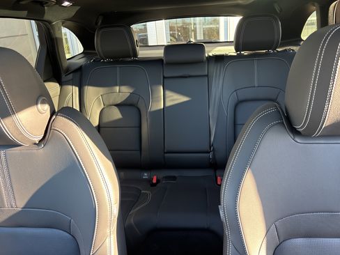 Certified 2025 Jaguar F-PACE R-Dynamic S image 23