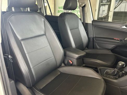 Used 2021 Volkswagen Tiguan SE w/ Panoramic Sunroof Package FWD image 22