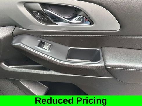 Used 2022 Chevrolet Traverse LT w/ LPO, Floor Liner Package image 43