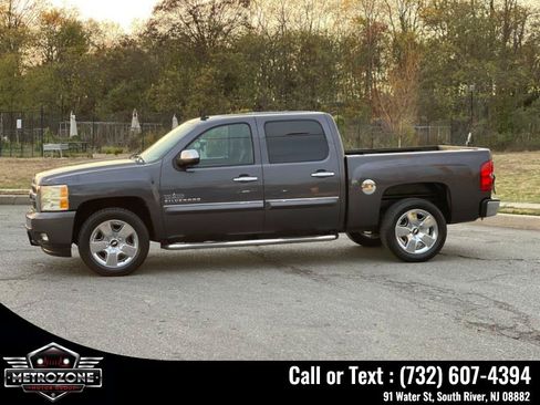 Used 2011 Chevrolet Silverado 1500 LT w/ Texas Edition RWD image 7