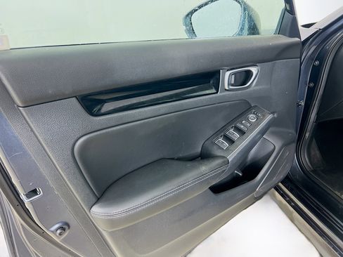 Used 2022 Honda Civic Touring image 18