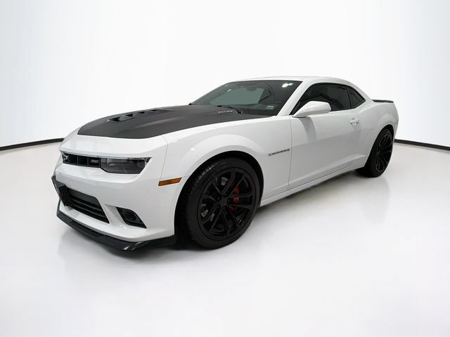 Used 2014 Chevrolet Camaro SS w/ SS Performance Package RWD image 3