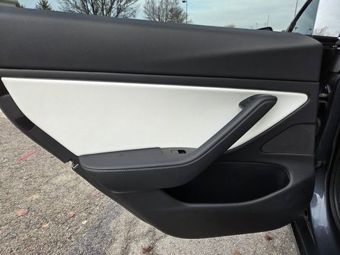 Used 2018 Tesla Model 3 Long Range image 34