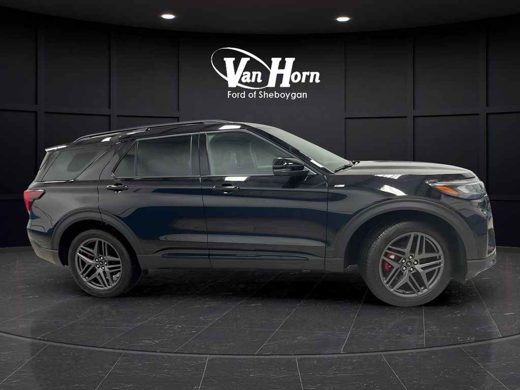 Used 2026 Ford Explorer ST-Line w/ ST-Line Street Pack AWD/4WD image 8