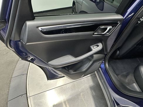 Certified 2026 Porsche Macan AWD/4WD image 33