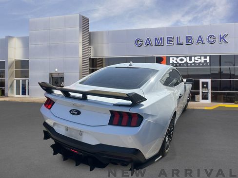Used 2024 Ford Mustang Coupe RWD image 4