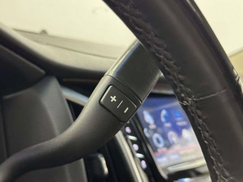 Used 2018 Cadillac Escalade Premium Luxury AWD/4WD image 40