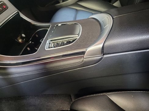 Used 2020 Mercedes-Benz GLC 300 4MATIC image 26