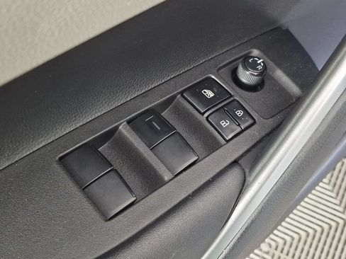 Used 2023 Toyota Corolla Cross L FWD image 15