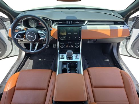 Certified 2024 Jaguar XF R-Dynamic SE RWD image 9