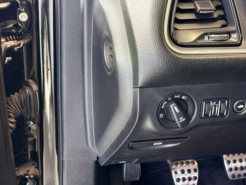 Used 2016 Dodge Challenger R/T Scat Pack w/ Leather Interior Group image 10